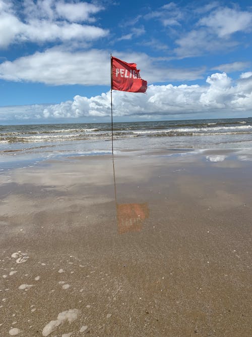 Δωρεάν στοκ φωτογραφιών με άνεμος, παραλία, σημαία