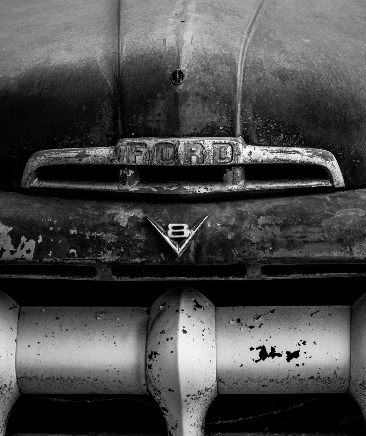 Rusty Hood Close-up of a Rusty Hood of a Vintage Ford · Free Stock Photo
