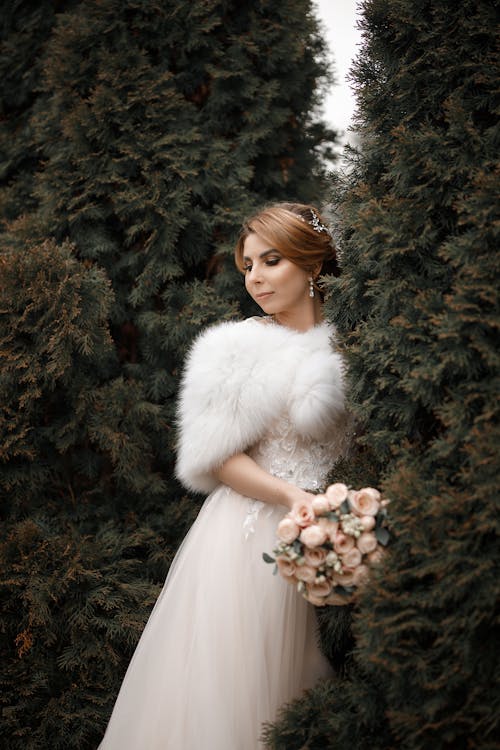 Free Bride in Wedding Dress on Photoshoot  Stock Photo