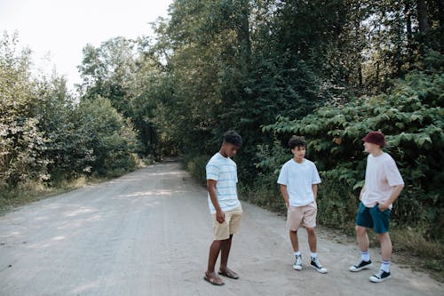 Fotos de stock gratuitas de adolescentes, arboles, bosque