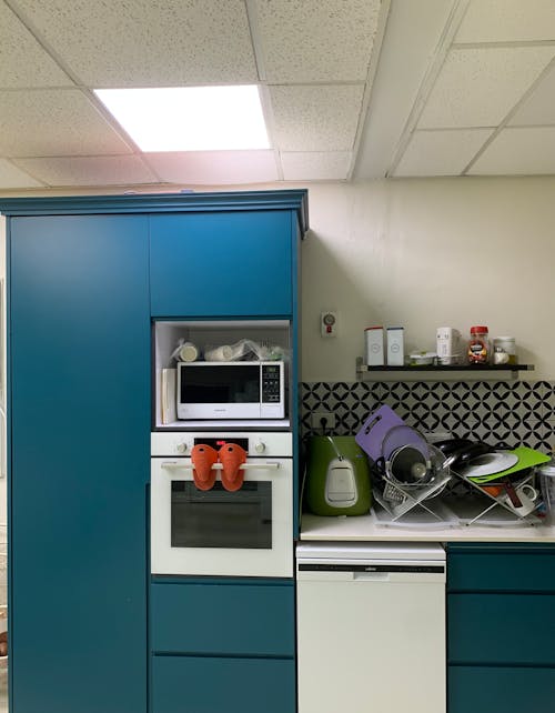 Free stock photo of cabinet, dish rack, dishes