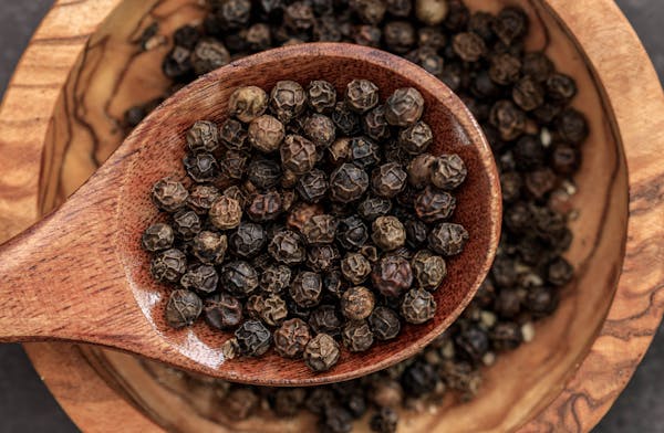 प्रेगनेंसी में काली मिर्च के फायदे और नुकसान – Black pepper in Hindi