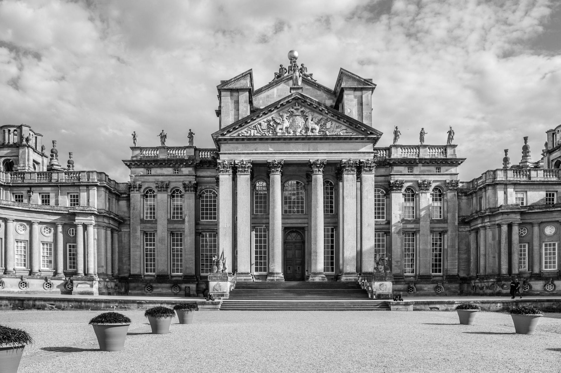 A Grayscale of the Blenheim Palace in England