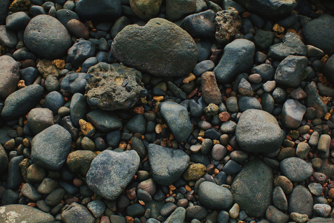 Close-Up Shot of Rocks · Free Stock Photo