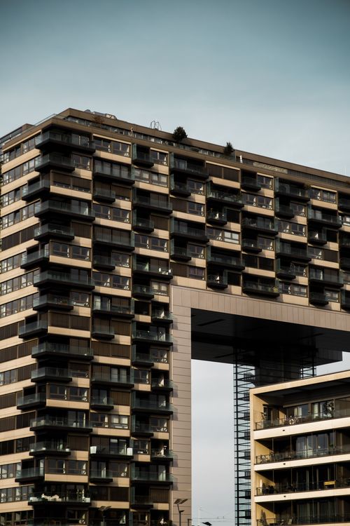 Free Explore the unique architectural design of this modern apartment building in Cologne, Germany. Stock Photo