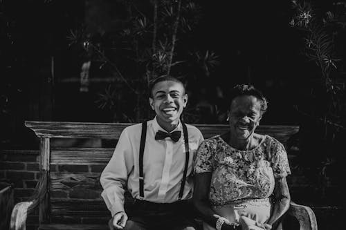 Základová fotografie zdarma na téma babička, černá rodina, černobílé titulní fotografie