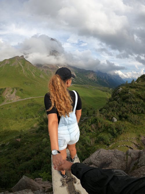 Foto profissional grátis de abismo, ao ar livre, de pé