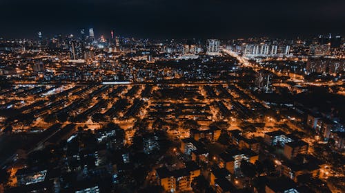 Luftbild Von Stadtgebäuden Während Der Nachtzeit