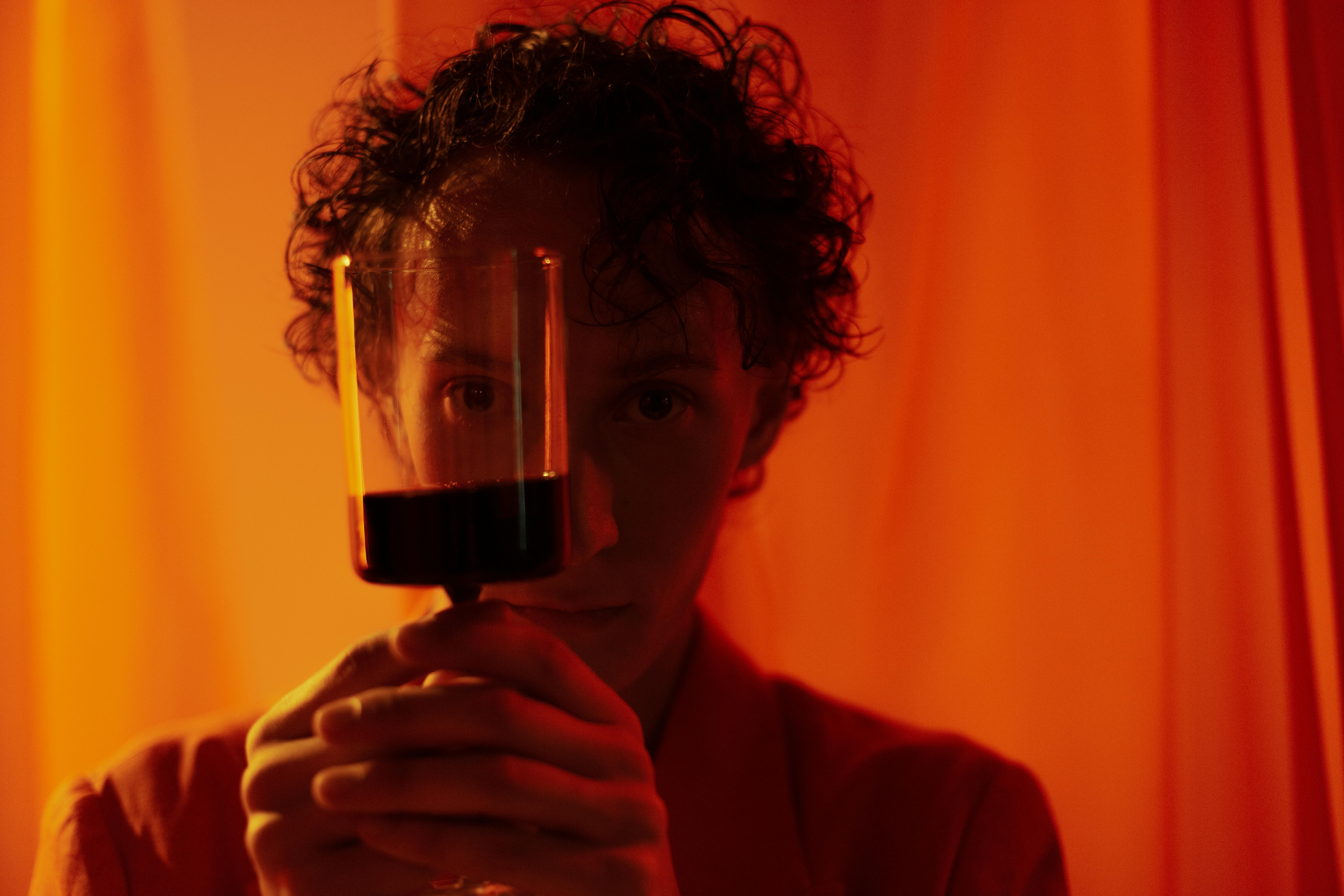 Beneficios del vino de naranja: Descubre sus propiedades únicas