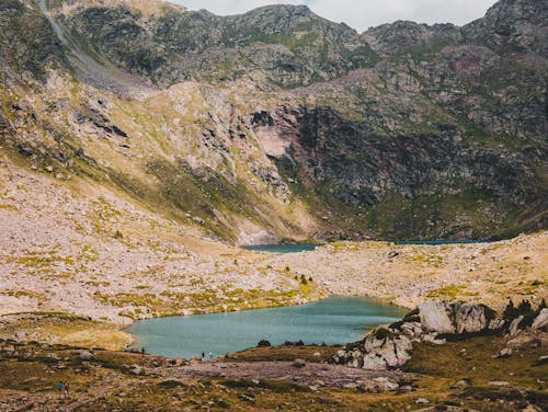 Fotos de stock gratuitas de árido, lago, montañas