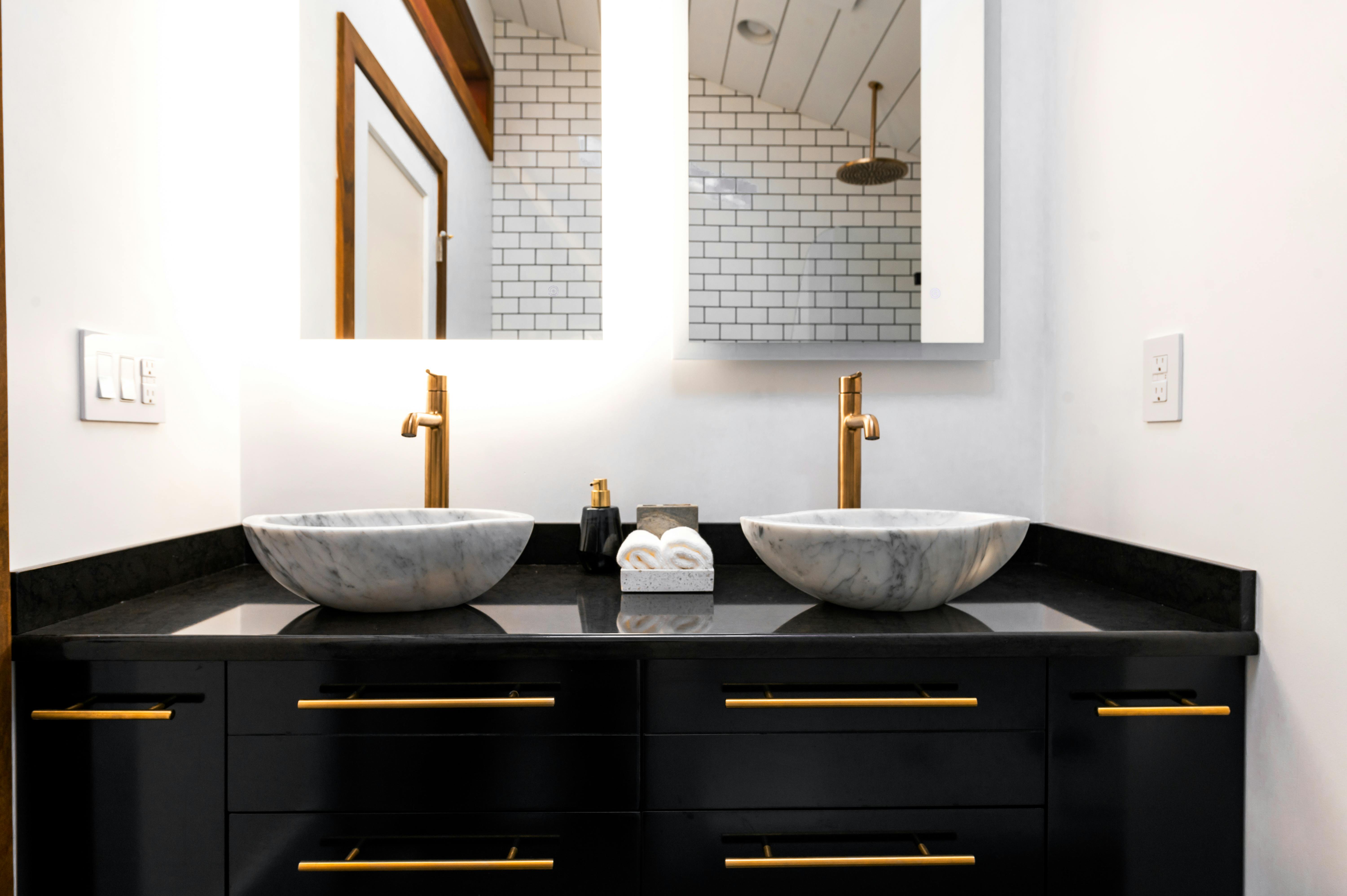 Mirrored Cabinets In A Aesthetic Bathroom