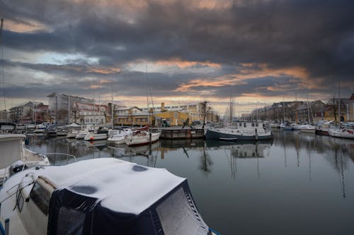 Fotobanka s bezplatnými fotkami na tému budovy, člny, jachty