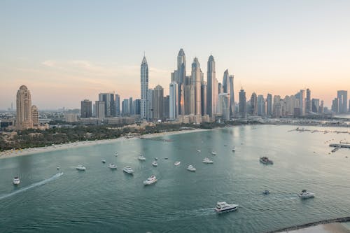 Fotobanka s bezplatnými fotkami na tému budovy, člny, Dubaj