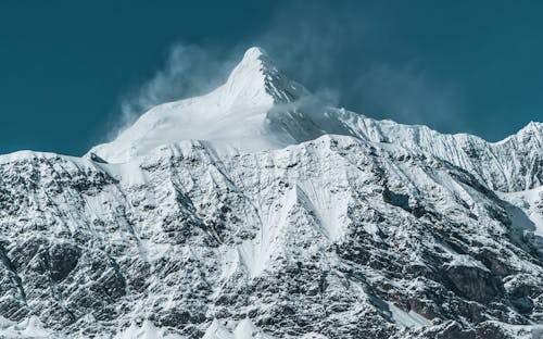 Безкоштовне стокове фото на тему «блакитне небо, вершина, гора»