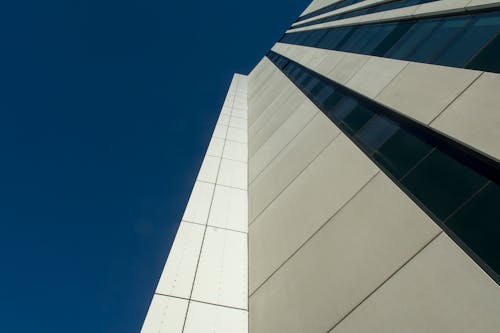 Fotos de stock gratuitas de cielo azul, diseño arquitectónico, edificio