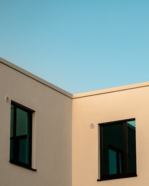 Free  Concrete Building under a Blue Sky Stock Photo