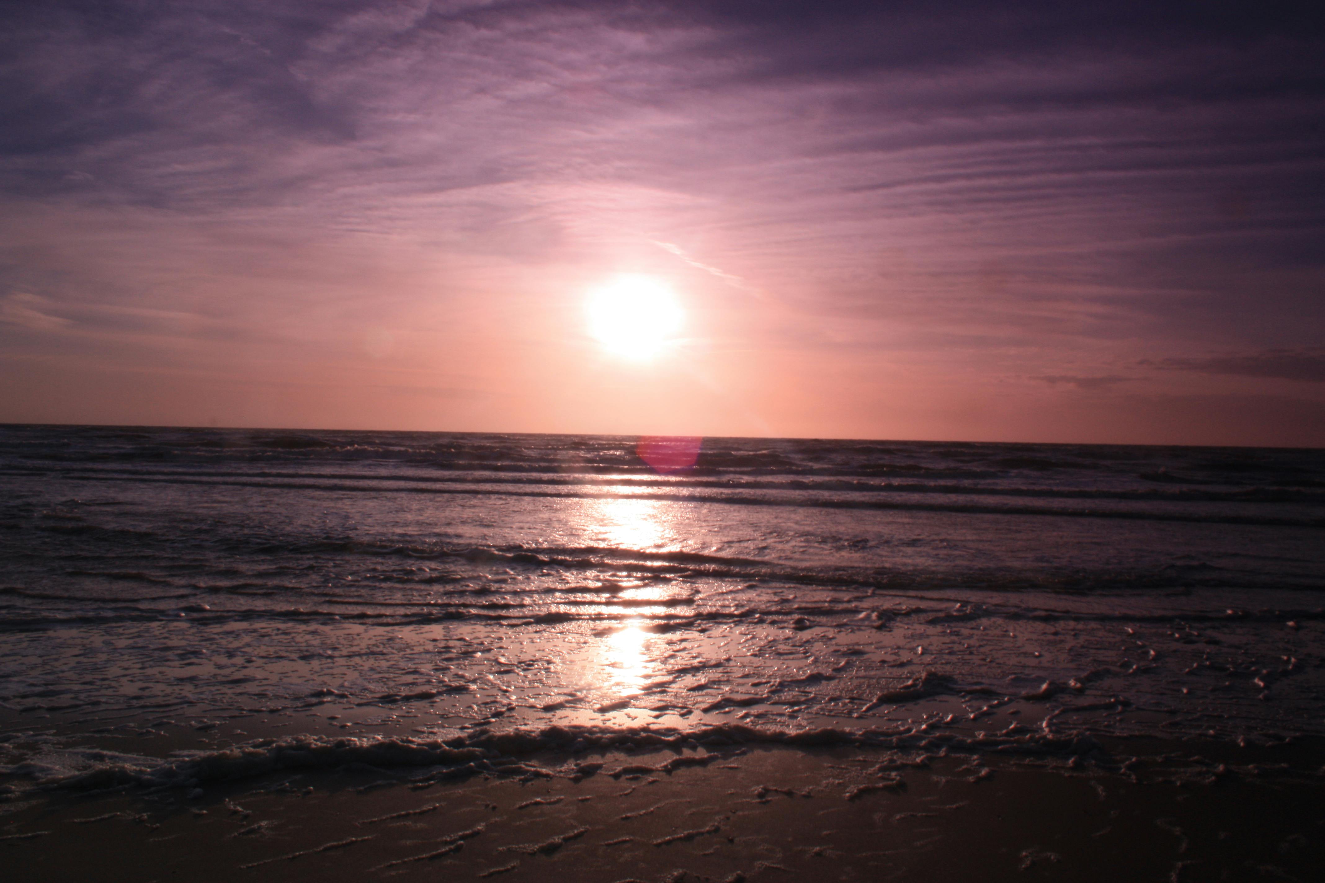 A paragraph on a day at the beach picture