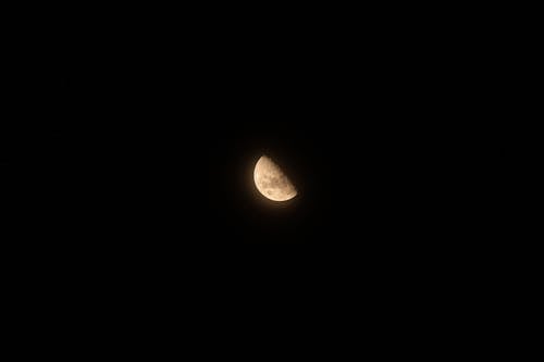 Gratis Immagine gratuita di Cielo scuro, luna, lunare Foto a disposizione