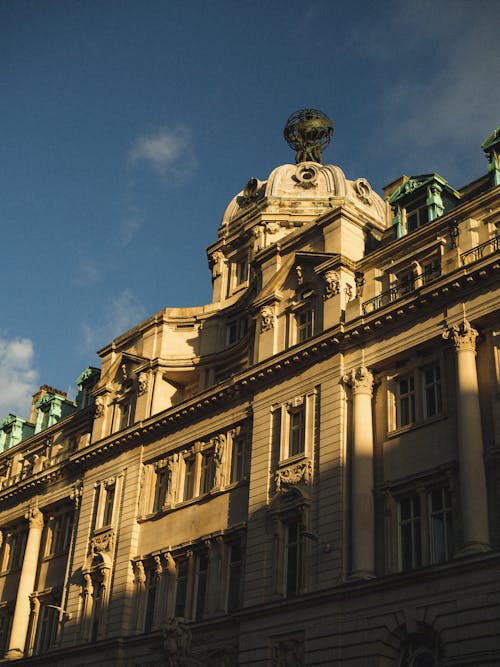 Fotos de stock gratuitas de arquitectura, beige, cielo azul