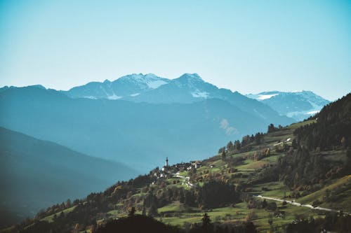 Fotobanka s bezplatnými fotkami na tému Alpy, exteriéry, hmla