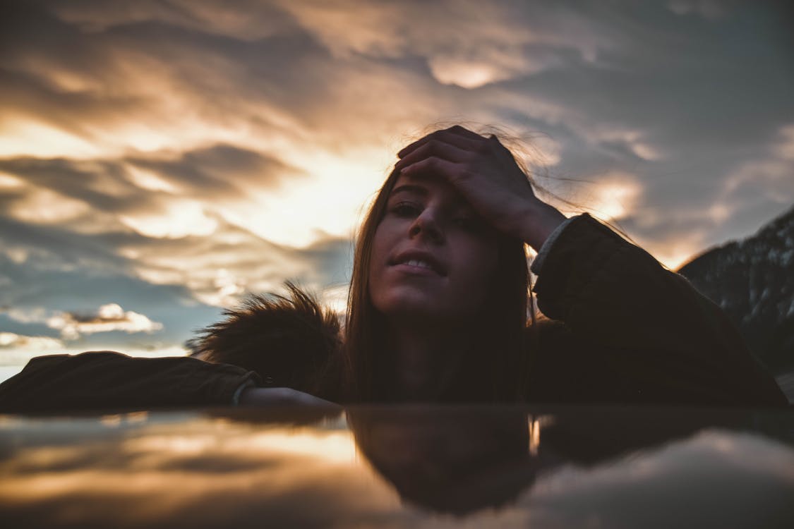 Fotobanka s bezplatnými fotkami na tému cestovať, človek, dievča