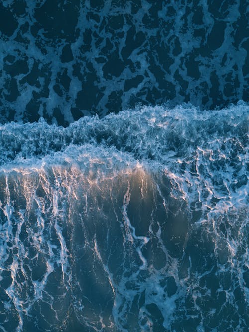 Gratis Foto Tampilan Atas Gelombang Laut Foto Stok