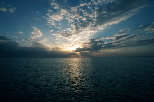 Vista Panorâmica Do Oceano Durante O Amanhecer
