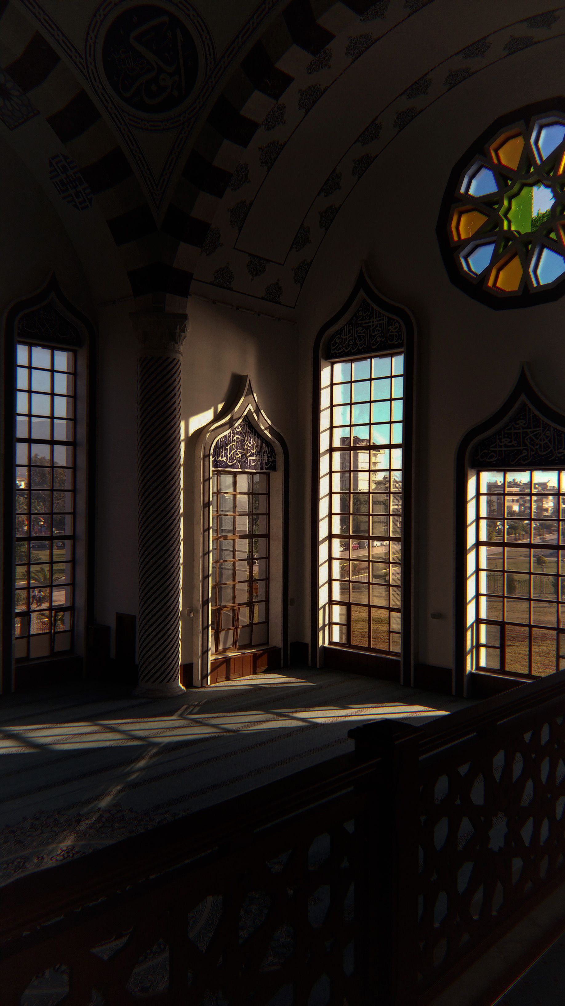 Windows of Mosque · Free Stock Photo