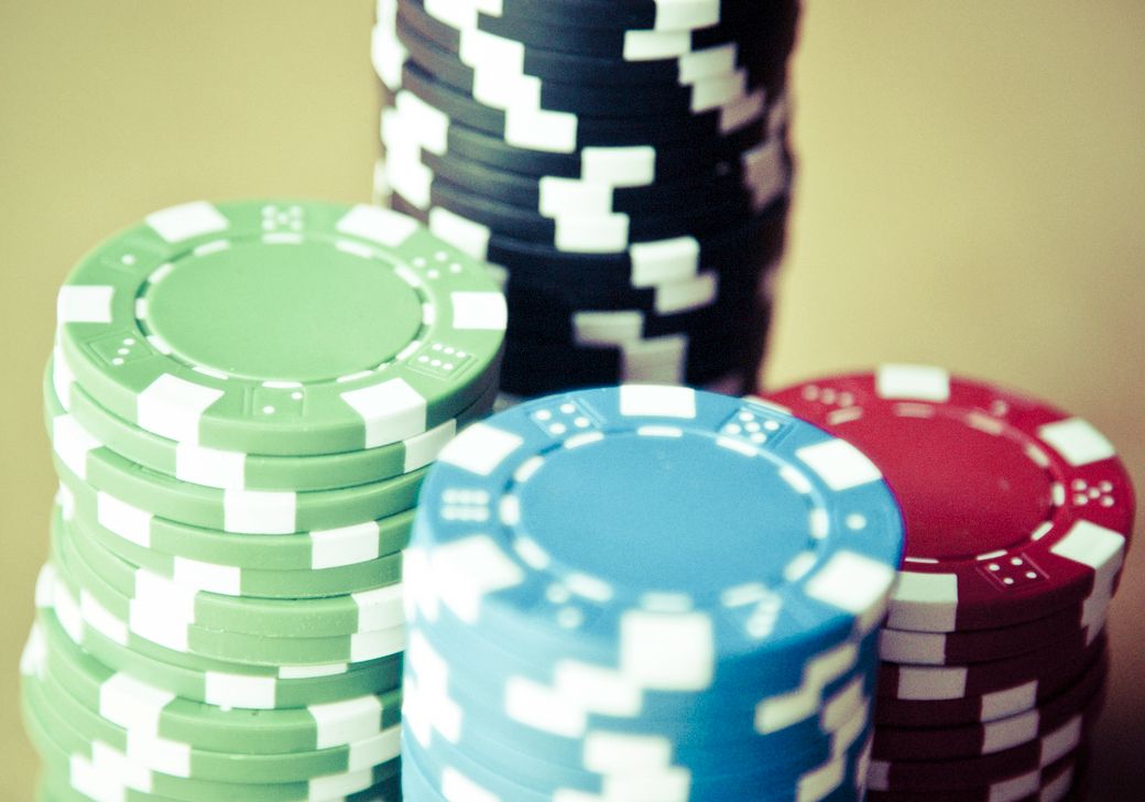 Online Casino: Spielautomaten und Live-Spiele im Überblick