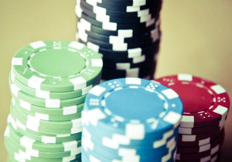 Online Casino: Spielautomaten und Live-Spiele im Überblick
