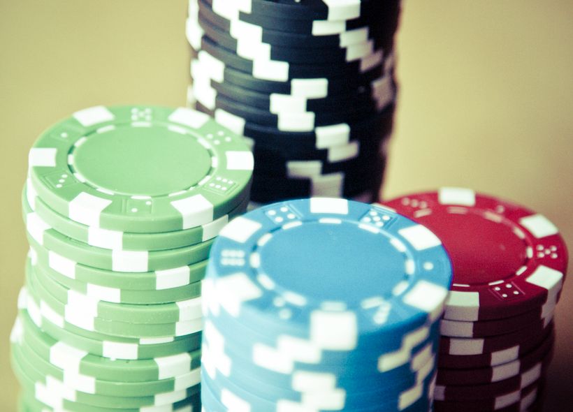 Online Casino: Spielautomaten und Live-Spiele im Überblick