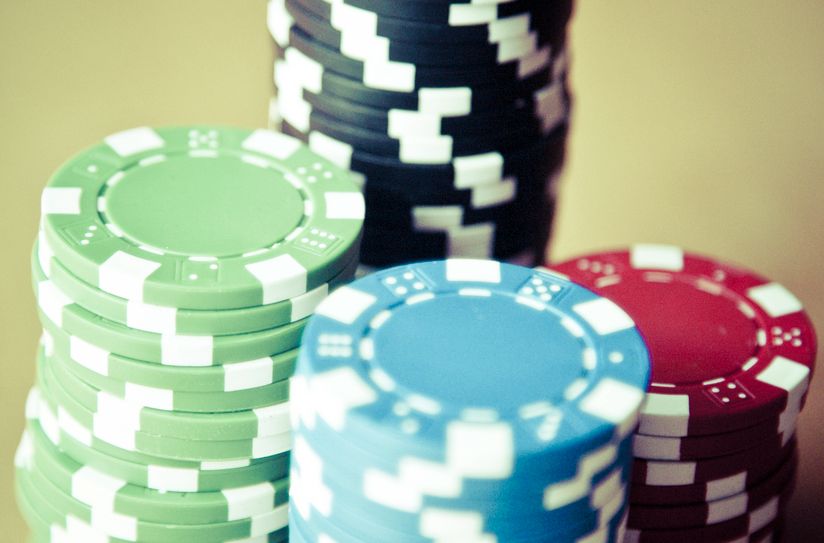 Online Casino: Spielautomaten und Live-Spiele im Überblick