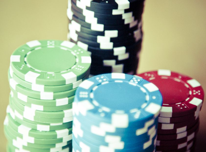 Online Casino: Spielautomaten und Live-Spiele im Überblick
