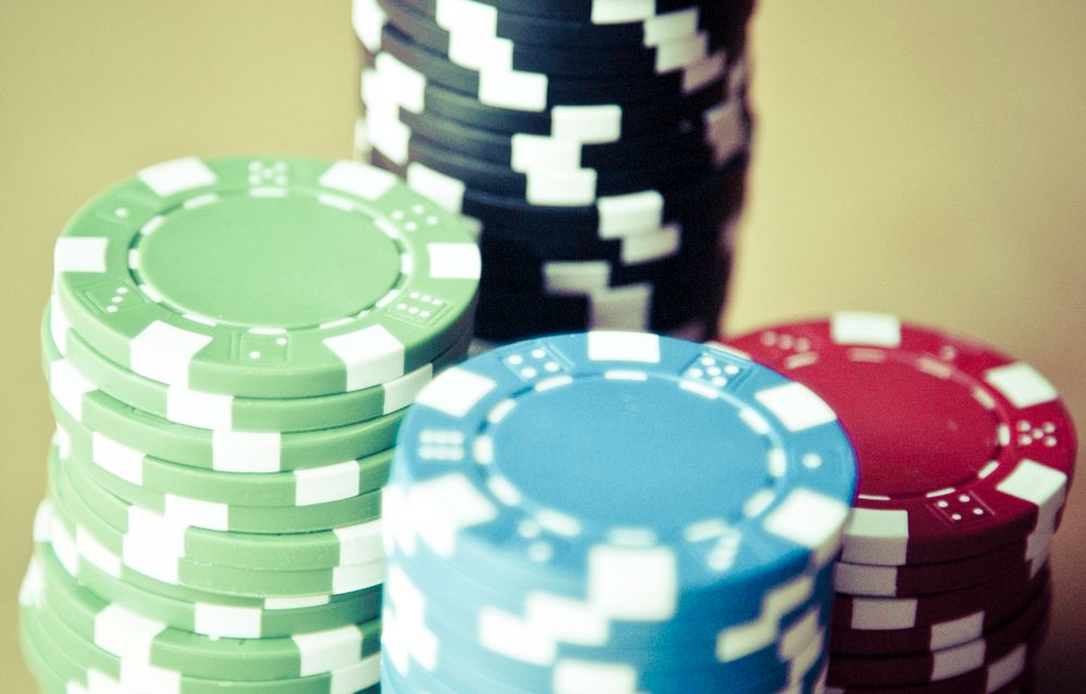 Online Casino: Spielautomaten und Live-Spiele im Überblick