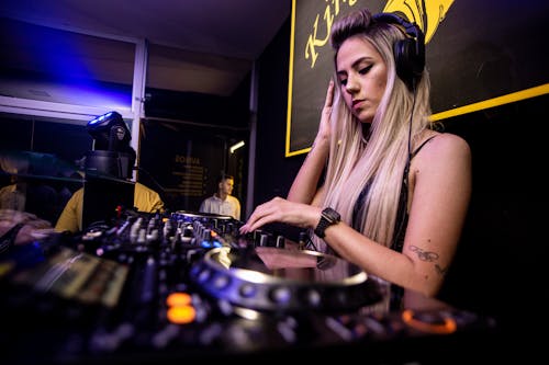 DJ, 나이트클럽, 여성의 무료 스톡 사진