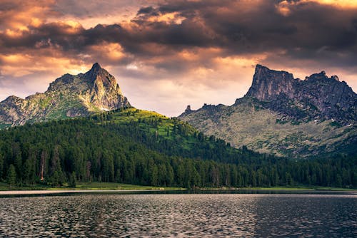 Free stock photo of giant mountains, green mountains, mountain Stock Photo