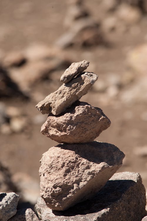 бесплатная Бесплатное стоковое фото с балансировка камней, вертикальный выстрел, камни Стоковое фото