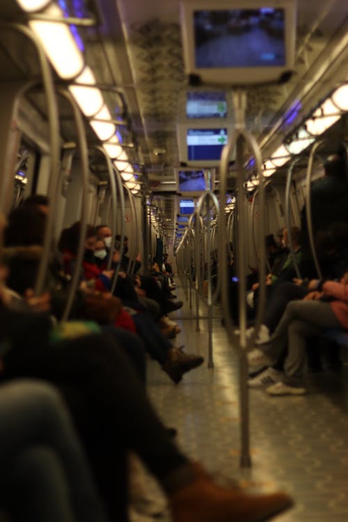 Bezpłatne Darmowe zdjęcie z galerii z dojeżdżający, ludzie, metro Zdjęcie z galerii
