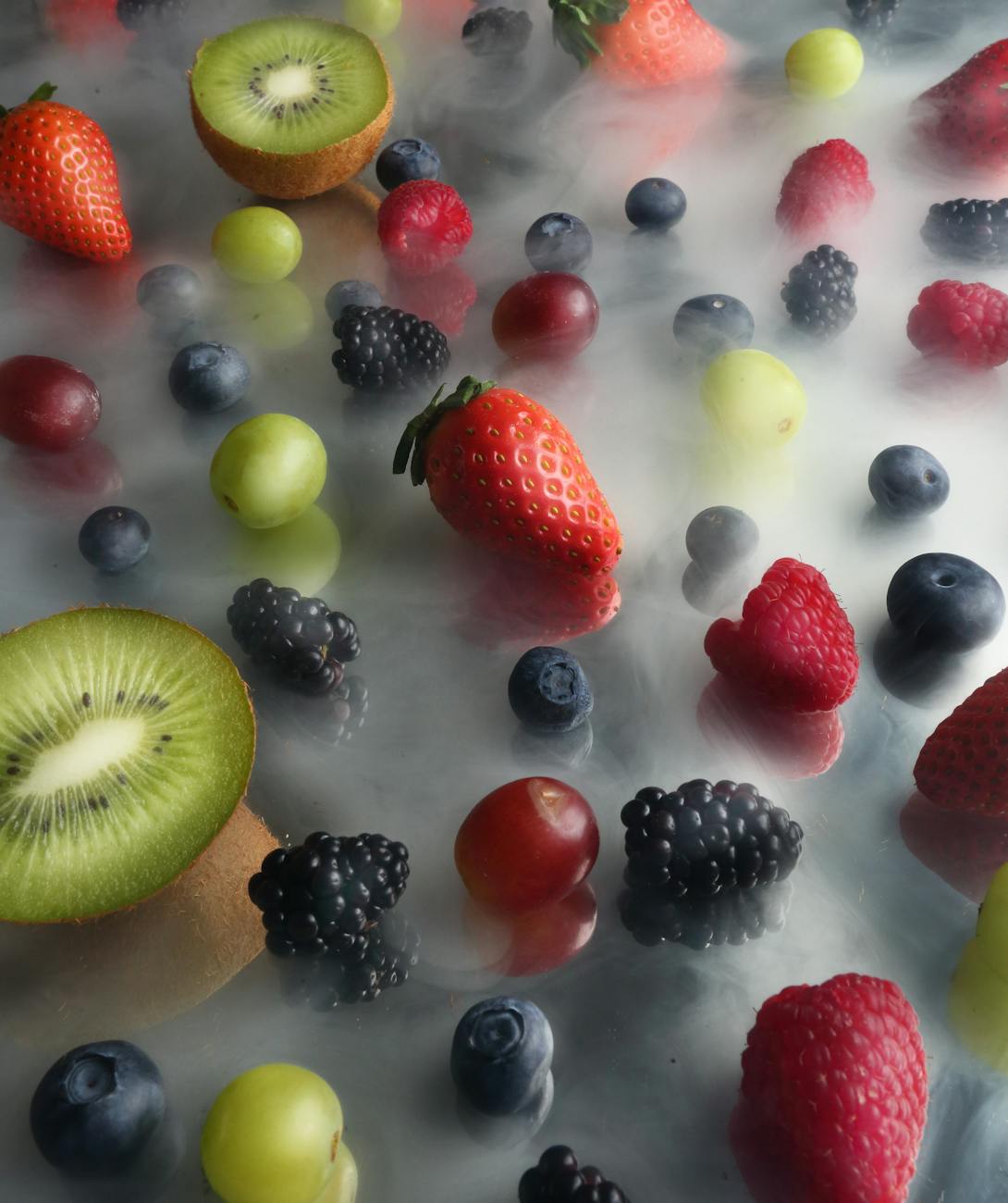 Mastering Raspberry Pruning: A Seasonal Guide for Everbearing and Summer-Bearing Varieties for Bumper Harvests