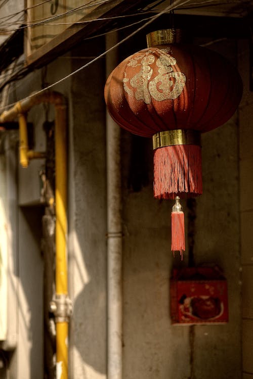 Foto profissional grátis de decoração, lanterna vermelha, ouro