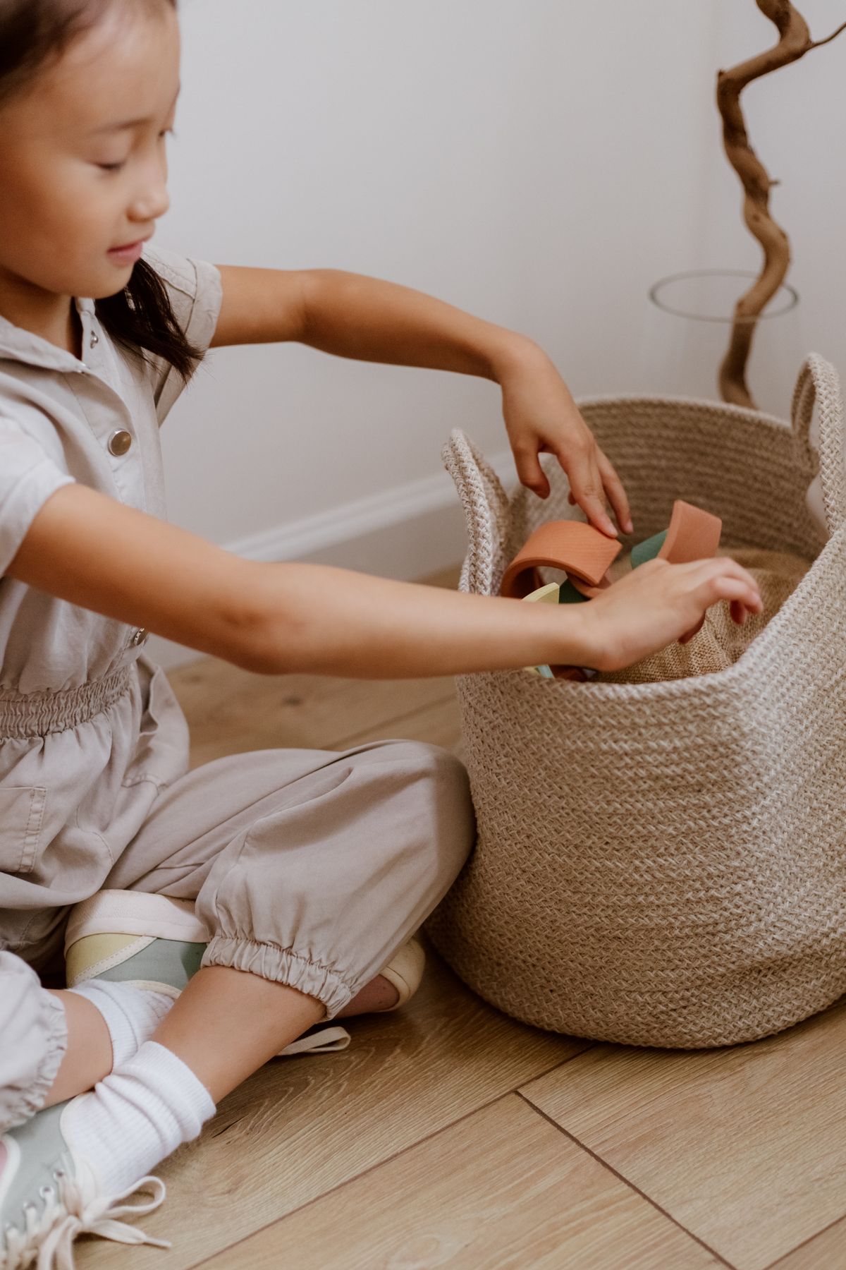 A child choosing materials independently