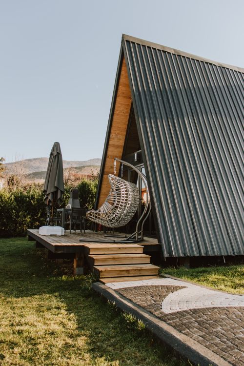 Free Beautiful A-frame cabin with modern design located in Sapanca, Türkiye. Stock Photo