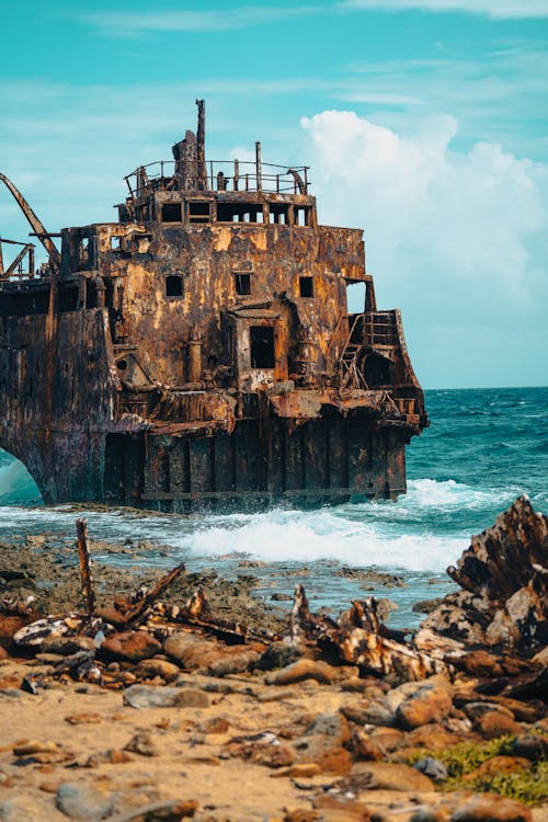 Безкоштовне стокове фото на тему «березі моря, Водний транспорт, Корабельна аварія»