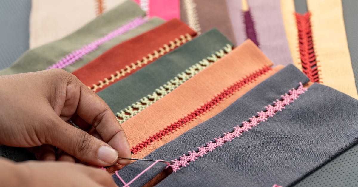 How to purl stitch in knitting