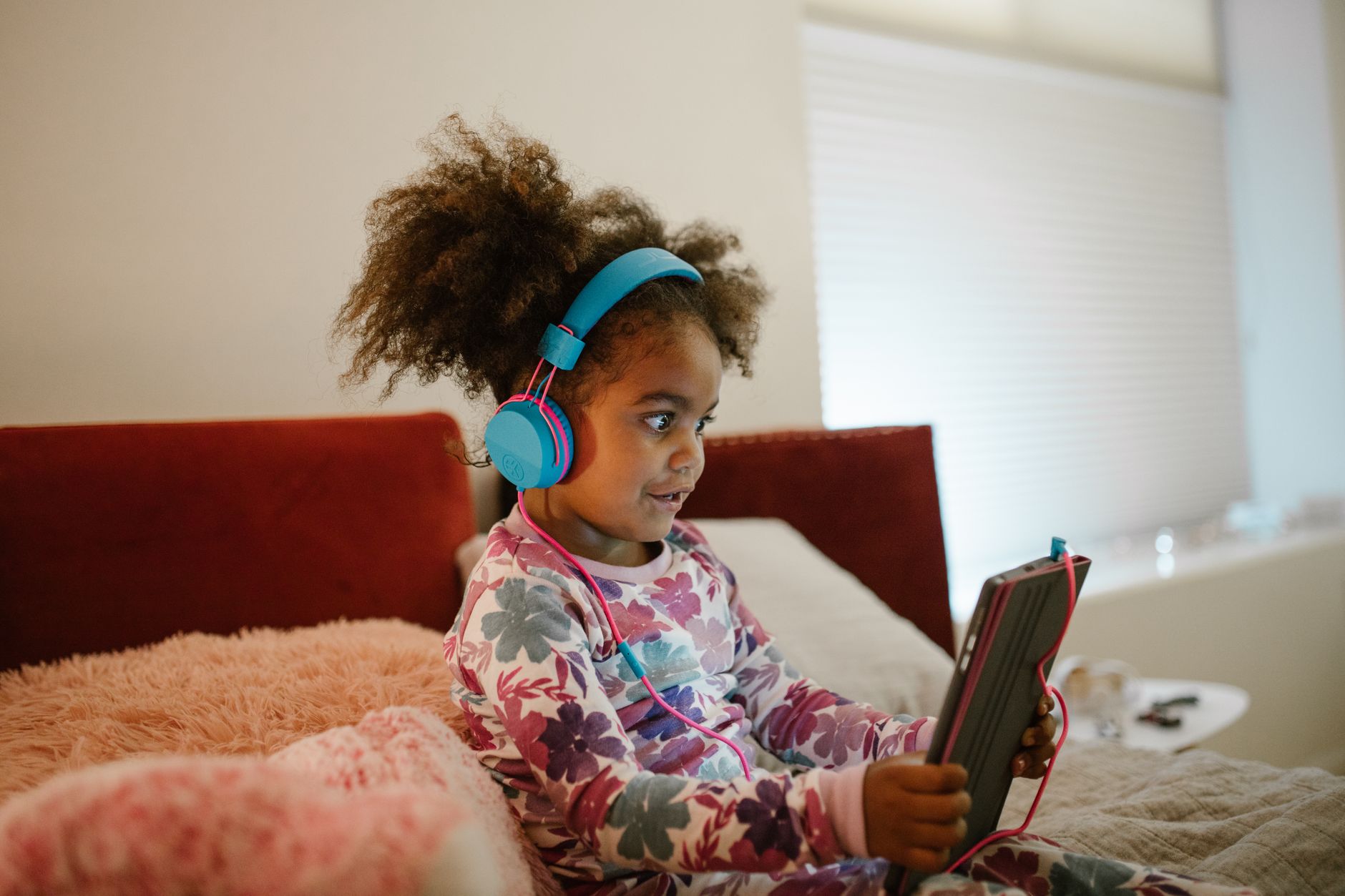 Duurzame Kinderkoptelefoons: Wat te Kiezen voor de Toekomst? 2 Duurzame Kinderkoptelefoons: Wat te Kiezen voor de Toekomst? - Kinderkoptelefoons gids