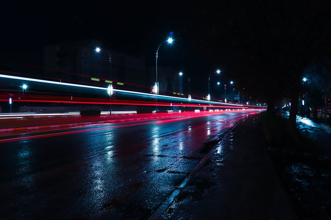 Бесплатное стоковое фото с асфальт, асфальтовая дорога, город ночью