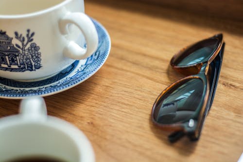Δωρεάν στοκ φωτογραφιών με γυαλιά ηλίου, καφές, καφετέρια