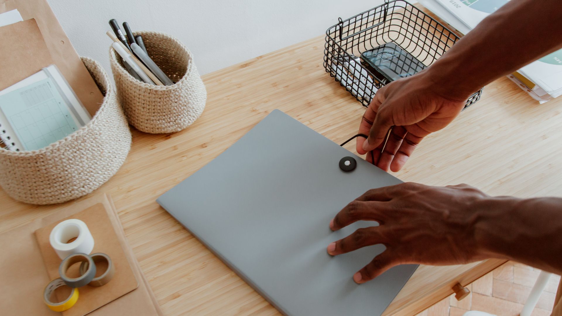 How to Choose a Painter and Decorator Company in Cyprus — illustrasjonsbilde