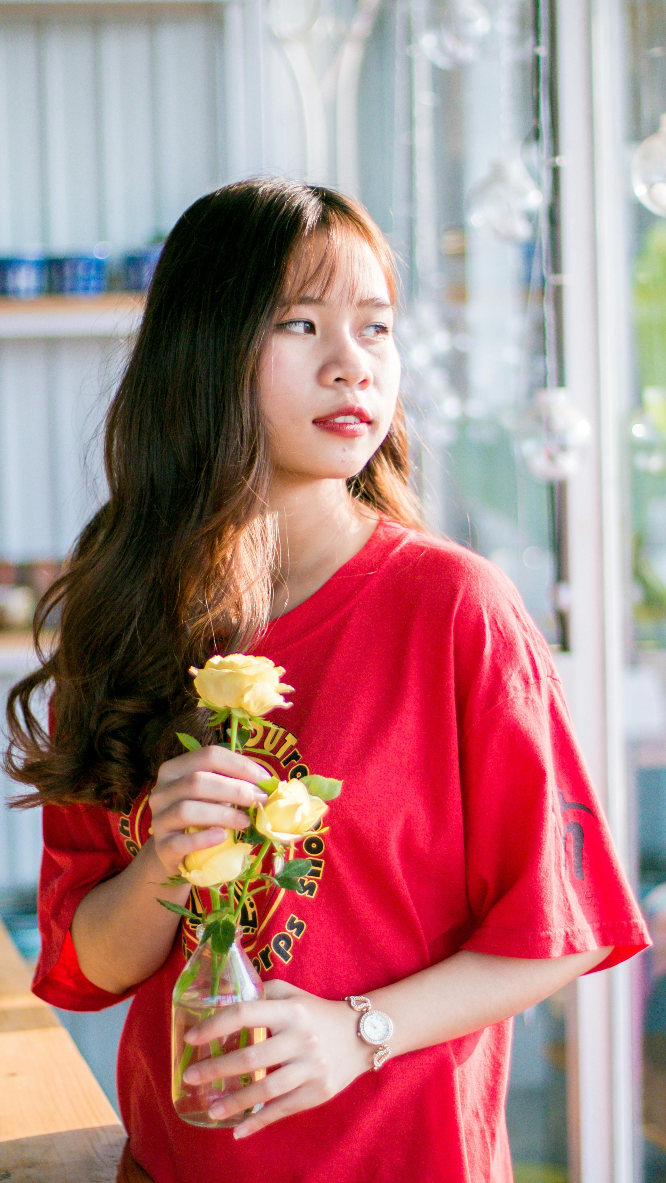 Woman Wearing Red T-shirt \u00b7 Free Stock Photo