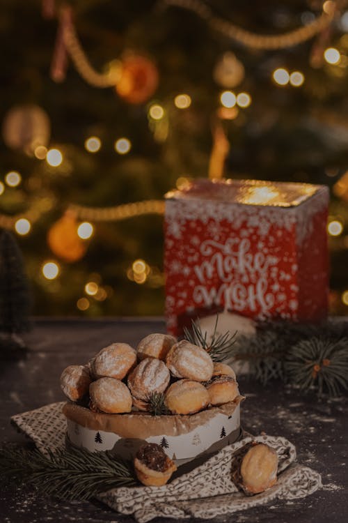 Decorative Cream Puffs 